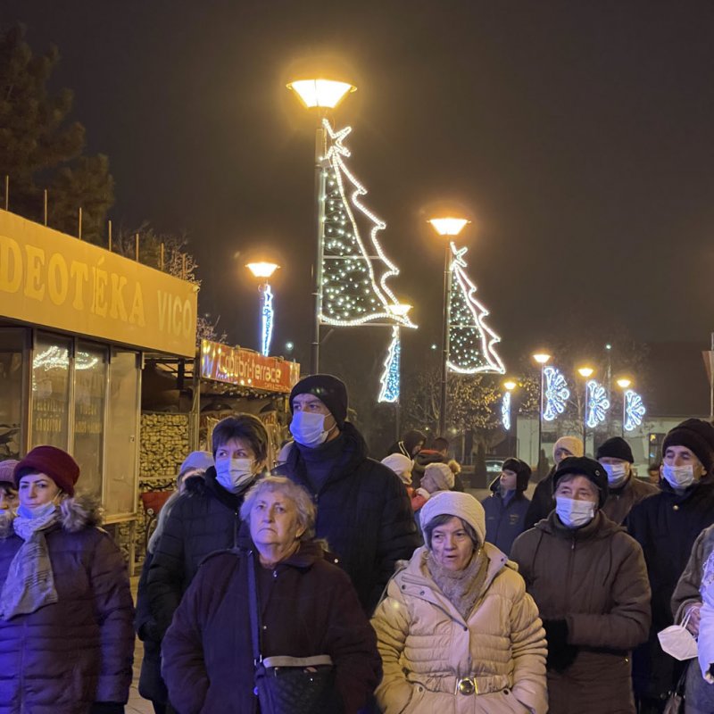 Fellobbant a szeretet lángja 47